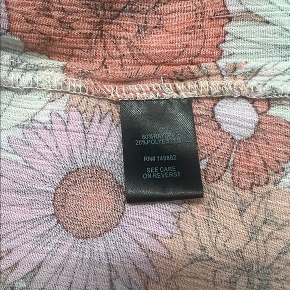 Torrid Pink and Orange Floral Blouse - Picture 6 of 7